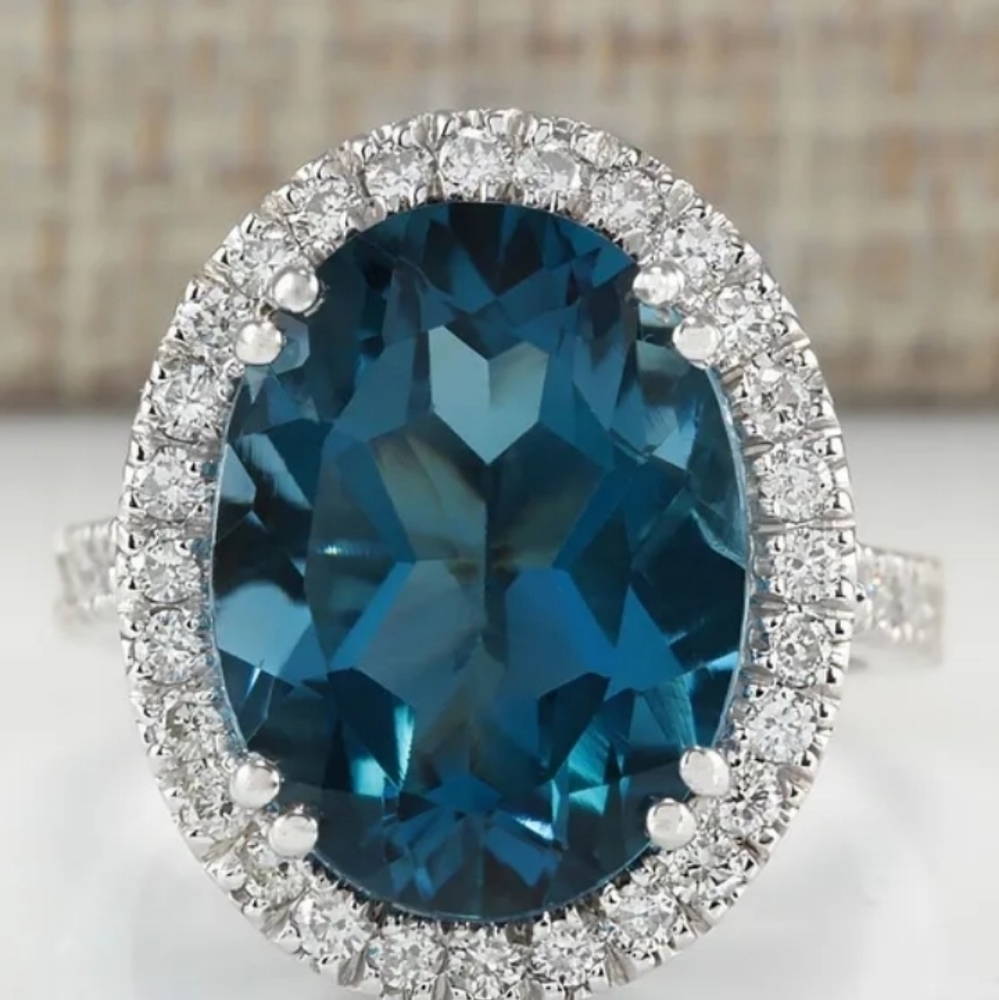 Elegant Blue and Silver Gemstone Ring